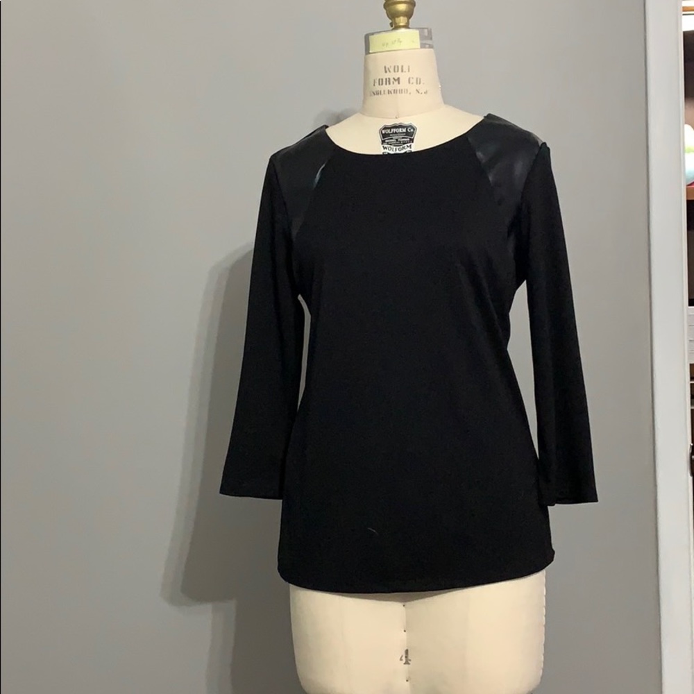 Forever 21 L black tee with faux leather accents